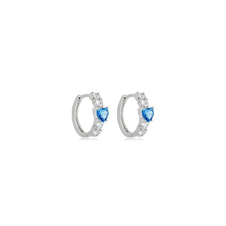 Brinco argola de coração cravejado de zircônia safira e cristal banho em ródio branco