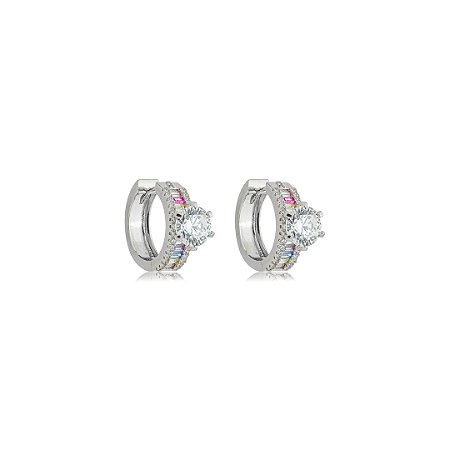 Brinco de argola cravejado de zircônia rainbow banho em ródio branco