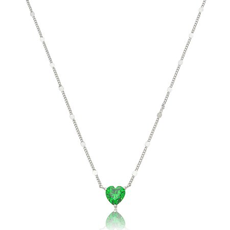 Colar com pingente cravejado de coração zircônia esmeralda de banho em ródio branco