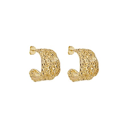Brinco de argola liso texturizado banho em ouro 18k