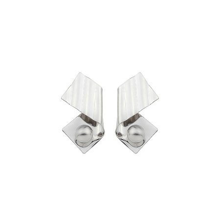 Brinco liso acetinado banho em ródio branco