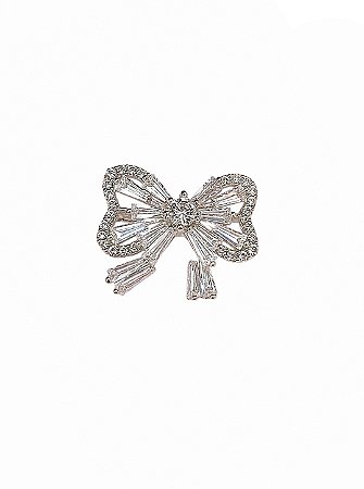 Broche laço cravejado de zircônia cristal banho em ródio branco