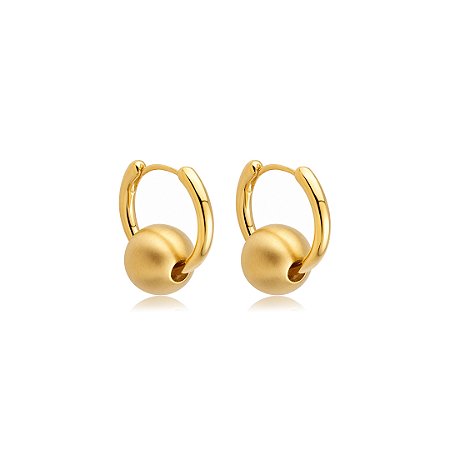 Brinco de argola liso acetinado banho em ouro 18k