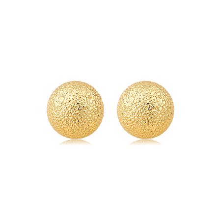Brinco dourado liso texturizado banho em ouro 18k