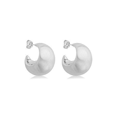 Brinco de argola liso acetinado banho em ródio branco