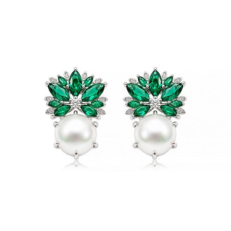 Brinco cravejado de zircônia cristal e esmeralda com pérola shell banho em ródio branco