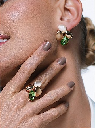 Conjunto de brinco e anel acetinado com zircônia esmeralda e pedra natural banho em ouro 18k