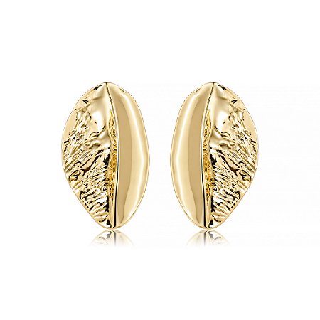 Brinco dourado liso orgânico banho em ouro 18k