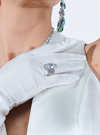 Anel cravejado de zircônia cristal banho em ródio branco