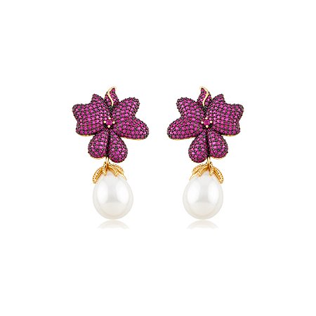 Brinco de flor cravejado de zircônia pink com pérola shell banho em ouro 18k