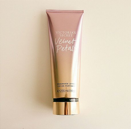 VICTORIA'S SECRET HIDRATANTE VELVET PETALS 236ML - FEMININO
