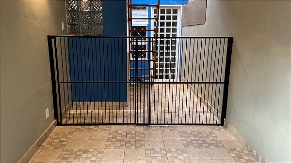 Portão de Segurança com Altura de 125cm e Largura Regulável de 70 a 125cm - Alumínio