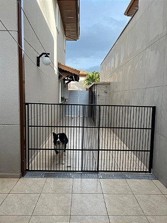 Portão de Segurança com Altura de 125cm e Largura Regulável de 150 a 300cm - Alumínio