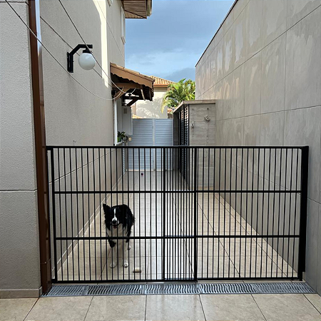 Portão de Segurança com Altura de 180cm e Largura Regulável de 85 a 150cm - Alumínio