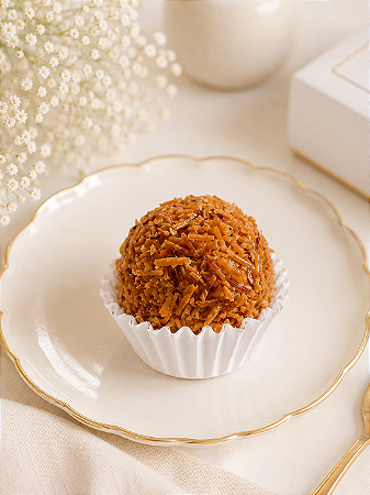 Brûlée Tropical | Brigadeiro Gourmet de Doce de Leite com Coco Tostado para Eventos