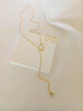 Mix de colar gravatinha e brincos coração vazado (semijoia banhada a ouro 18k)