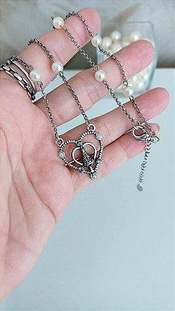 Colar coração com Nossa Senhora Aparecida e corrente com pérolas - COL1212