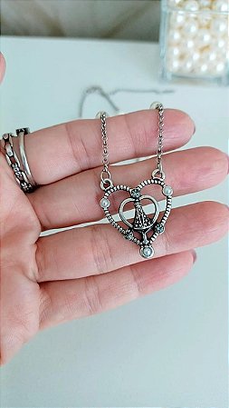 Colar coração com Nossa Senhora Aparecida e corrente com pérolas - COL1212