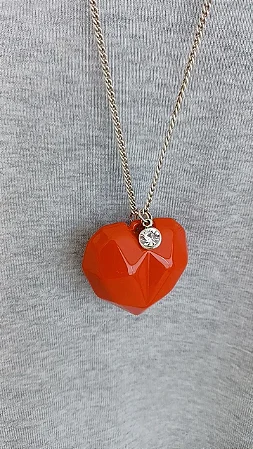 Colar coração facetado com ponto de luz (vermelho) - COL1246