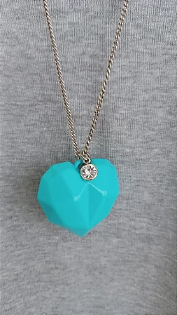 Colar coração facetado com ponto de luz (turquesa) - COL1249