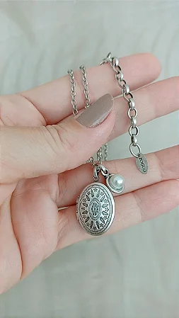 Colar relicário e ponto de pérola - COL1274