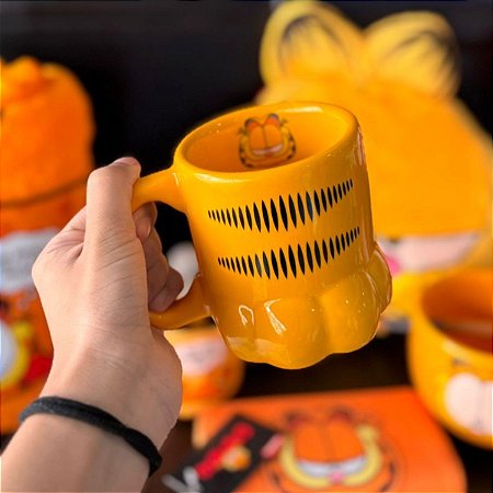Caneca Garfield Pata 3D
