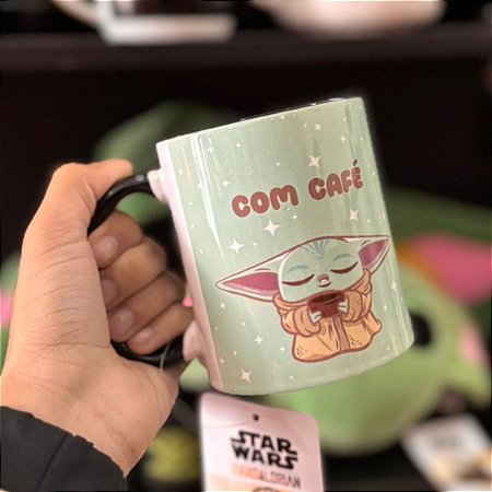 Caneca Baby Yoda Pop