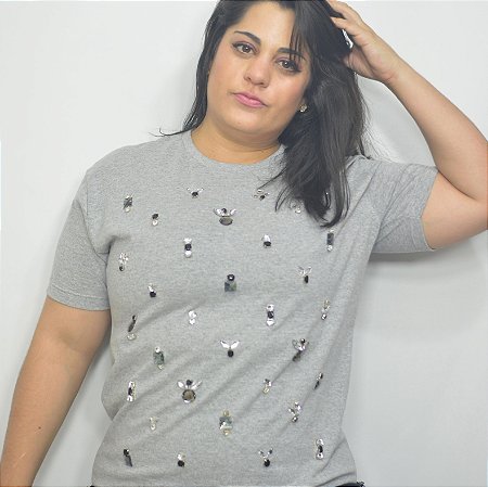 Camiseta cinza feminina bordada com pedrarias - Doismilenove