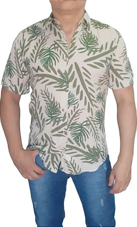 Camisa social manga curta viscose cor palha detalhes em folhagens coleção elegance arara