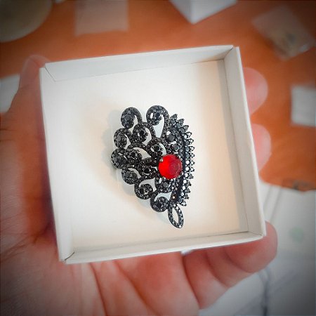 Anel exclusivo feminino tamanho 18 em prata com proteção de ródio negro e pedras