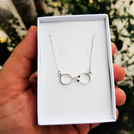 Colar feminino infinito em prata 925 com pedra de zircônia