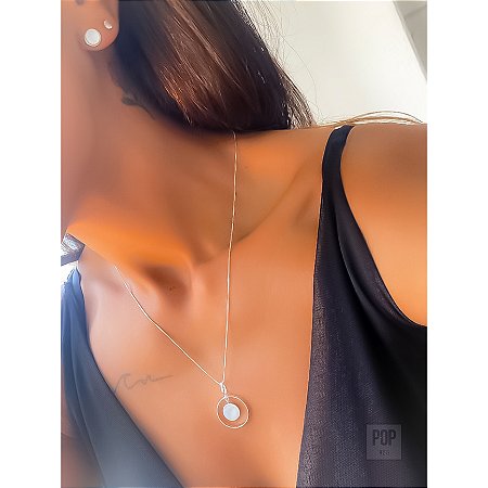 Colar feminino Executive em prata com pedras naturais