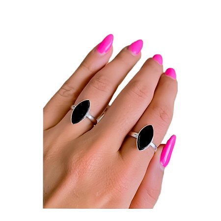 Anel Navete em prata 925 com pedra natural ônix