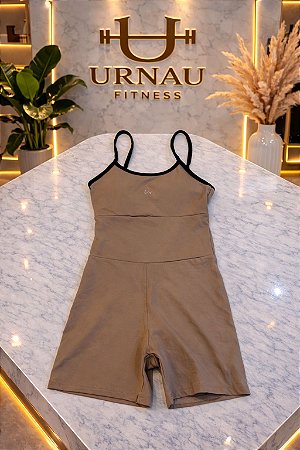 Macaquinho-cappuccino com detalhe preto- tamanho: 36/42