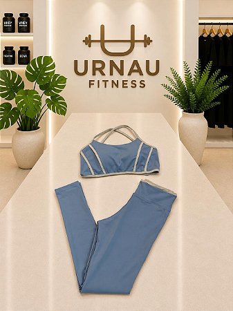 CONJUNTO DE TOP EM X E CALÇA - AZUL bebê COM OFF WHITE- R$ 38/44-