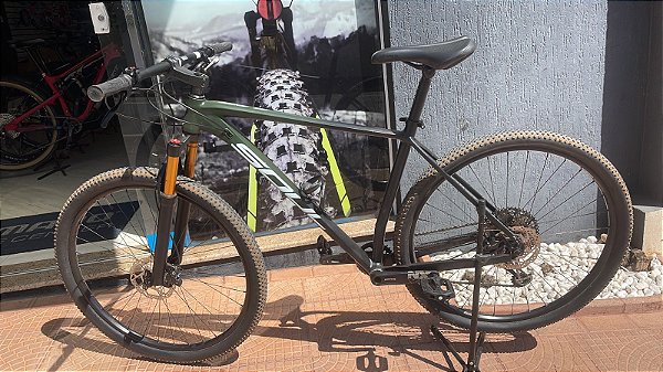 BICICLETA ARO 29 SOUL SL 929 TAMANHO 21(XL) 12V PRETO/VERDE MILITAR - USADA