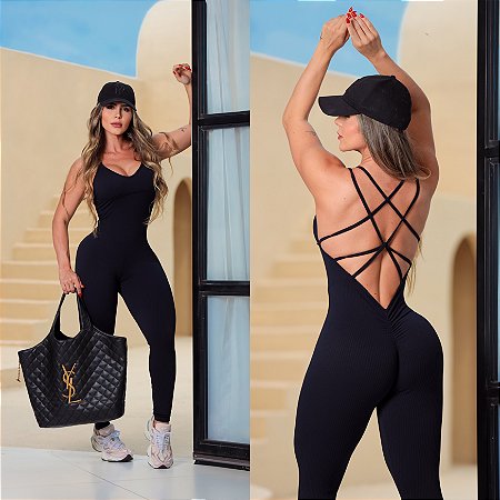 Macacão Canelado Preto