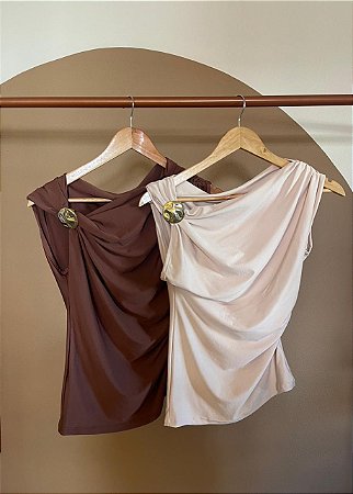 BLUSA DETALHE DOURADO (COM OPÇÕES DE CORES)