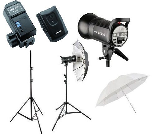 Kit de iluminação Greika - Apolo II 600w (110v) - (2 Flashes SK300, 1 Rádio Flash, 2 tripés e 2 Sombrinhas)