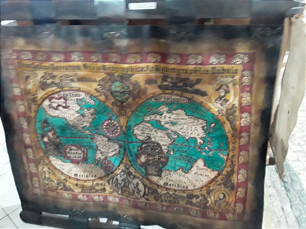 Mapa em couro