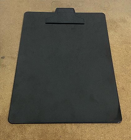 PRANCHETA A4 PLÁSTICA COM PRENDEDOR