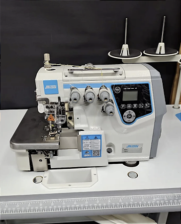 Máquina Overlok Ponto Cadeia Eletrônica C/ Chip Inteligencia Artificial - Modelo EC7-4D-SUT Jakesew (220v)