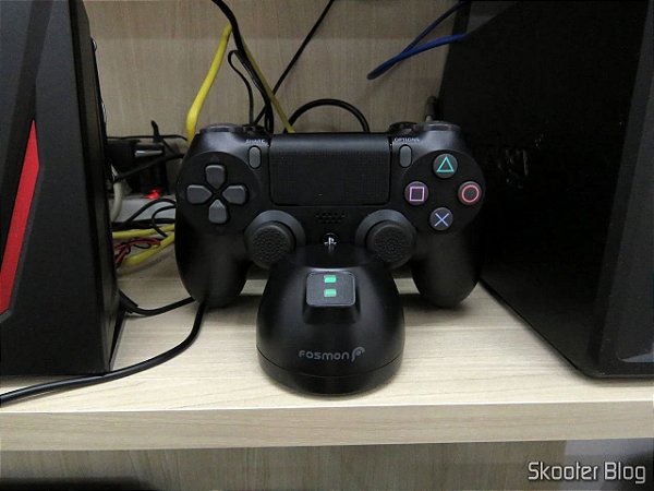 Charging Dock Playstation 4 Porta EXT - Semi Novo