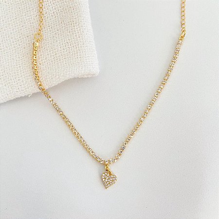 Colar Brilhoso com Pingente de Coração