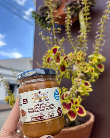 Doce de leite com nozes 400grs Reserva de Minas