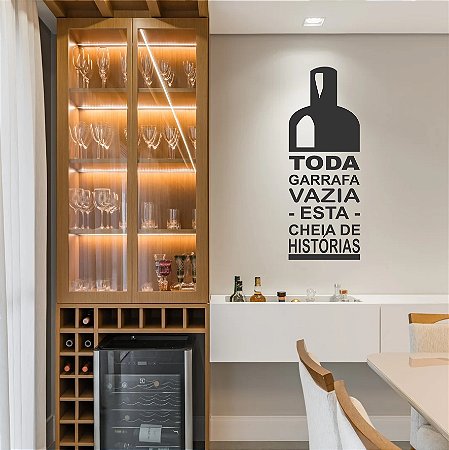 Adesivo Decorativo ''Toda Garrafa Vazia'' - Cor Preta