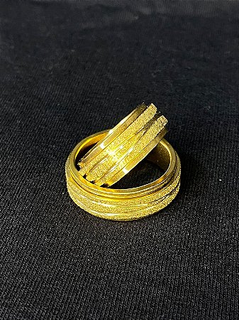 ALIANÇA DE CASAMENTO COM 2 LINHAS E BRILHO BANHADA A OURO 18K