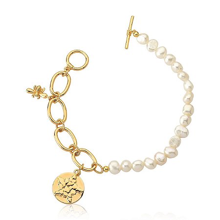 PULSEIRA DE PEROLAS COM ELOS DOURADOS E PINGENTE DE ABELHA E ESTRELA