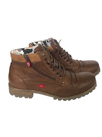 BOTA FERRACINI PIONNER - NENA calçando seu estilo