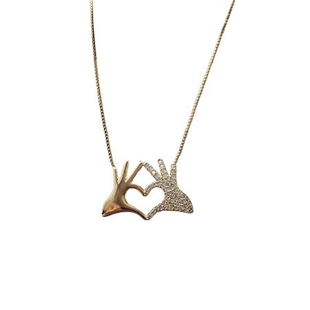 Choker gargantilha de mãos em coração cravejado zircônias  banhado a ouro